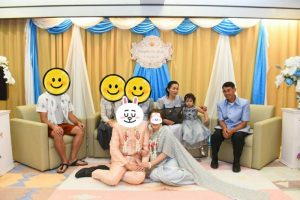 タイの結婚式 家族で記念撮影