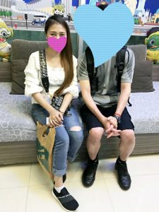 彼のやさしさに喜ぶタイ女性