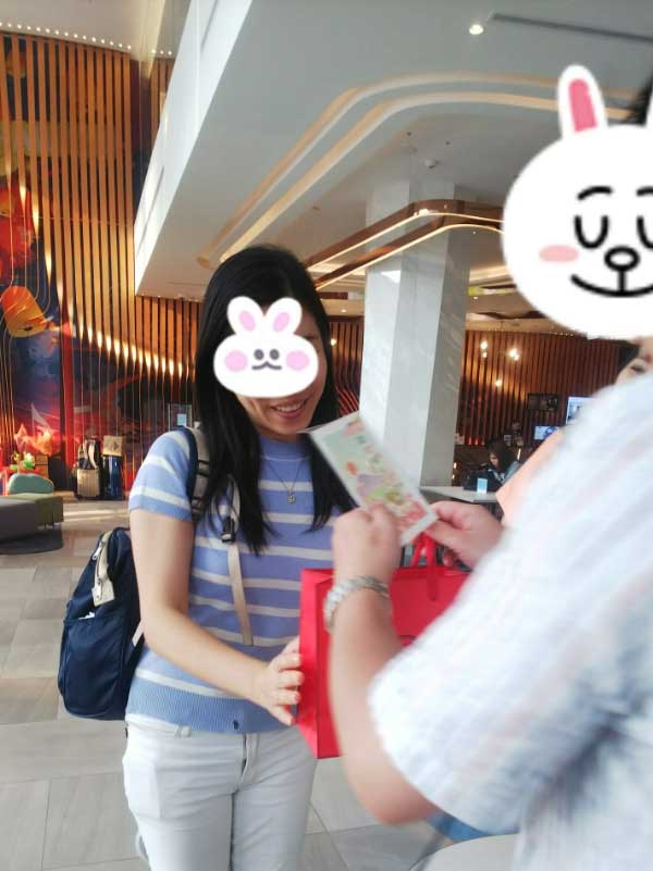 埼玉県40代様はタイ女性Hちゃんにプレゼント