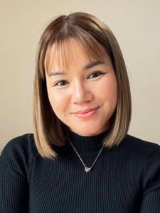 可能外国語　英語50％　日本語勉強中 来日経験　有　観光　5回ほど お酒　時々少々飲める タバコ吸わない 宗教　仏教 休日　土日 お見合い可能日　土日 家族構成　父53歳(不動産業)　母53歳(IT)　